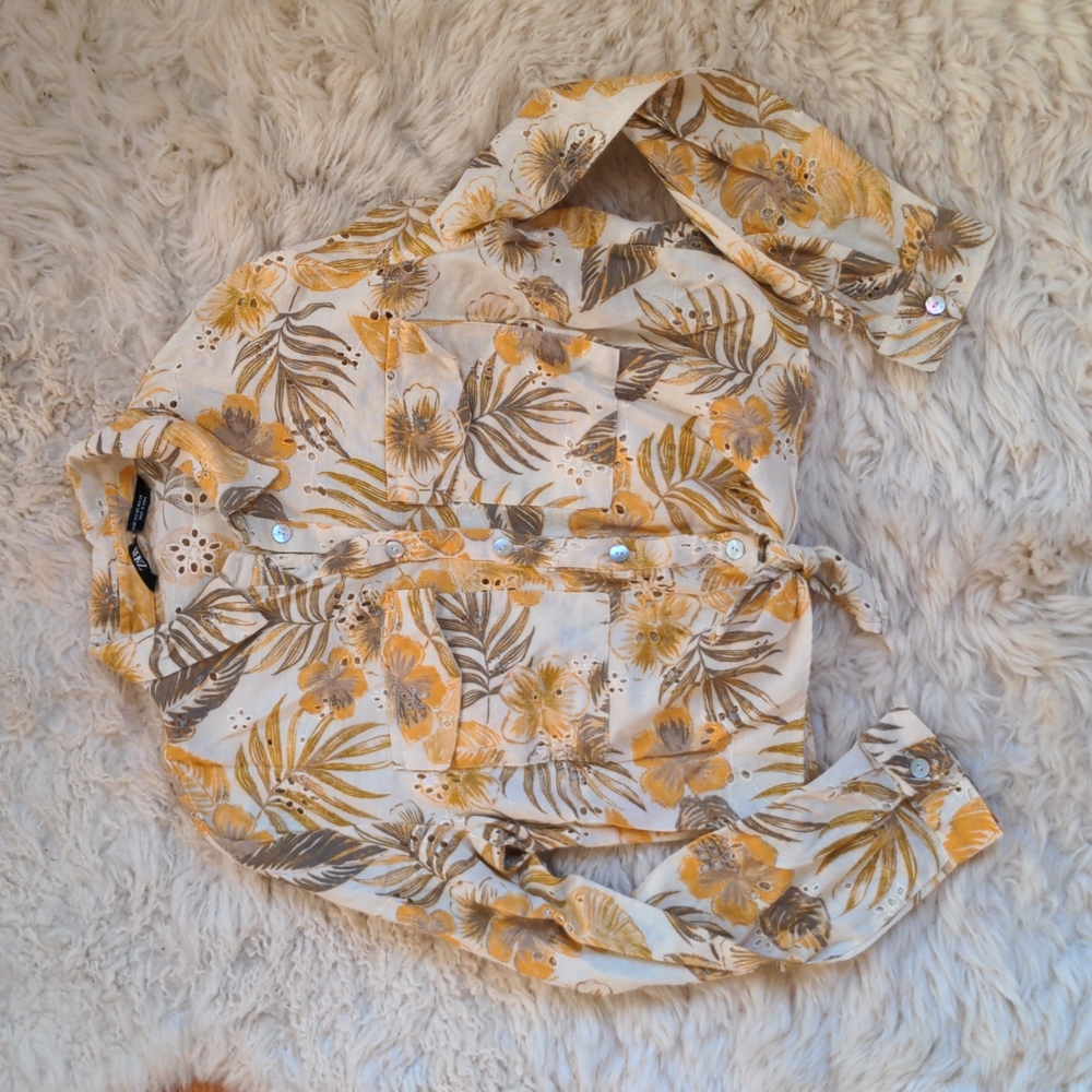 XS Zara Printed Eyelet Button Up
